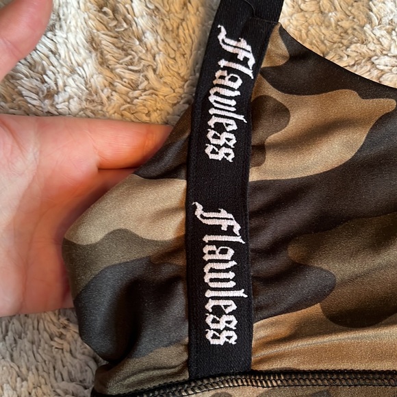 SPORTS BRA - Picture 2 of 4